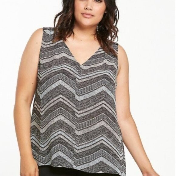 Torrid Abstract Chevron Georgette Hi Low Tank 1X - Picture 4 of 11